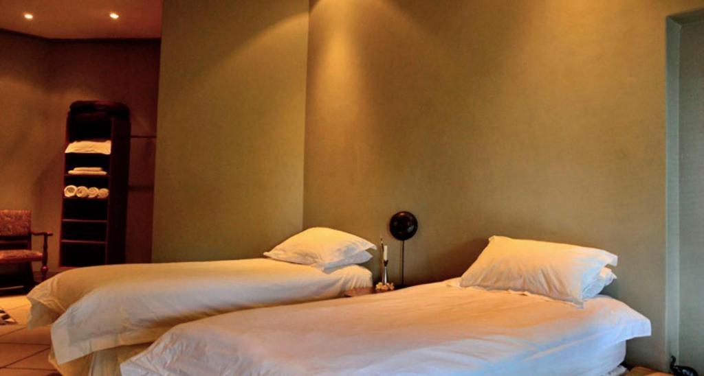 Tingala Lodge - Bed In The Bush Phalaborwa Room photo